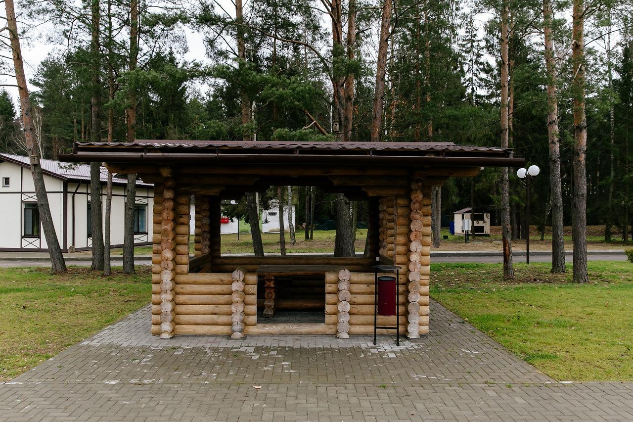 Hotel Baza Otdykha Chaika Zhodzina Exterior foto